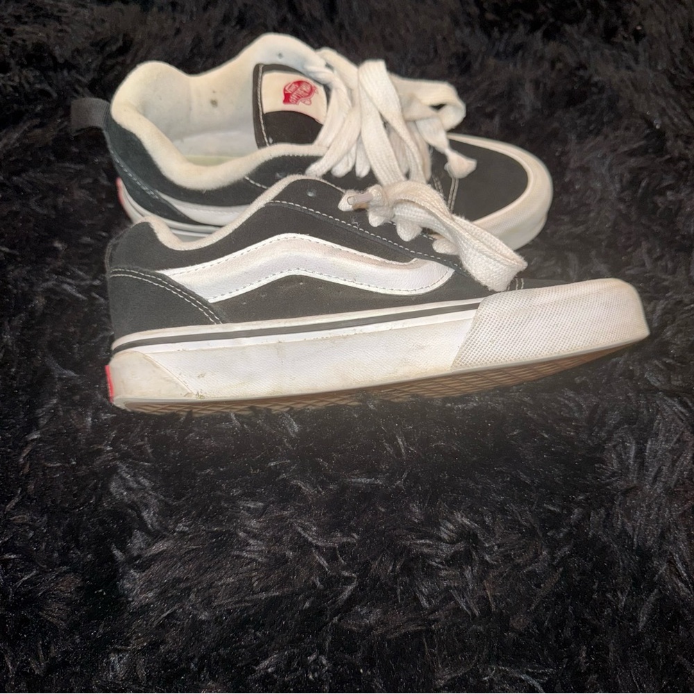 Knu Skool Vans skateboard/fashion shoes chunky laces women’s 6.5 men’s 5